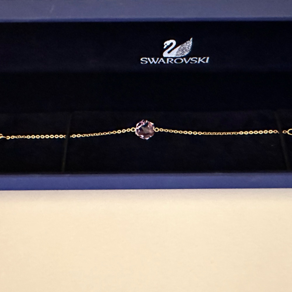 Swarovski gold bracelet with amethyst crystal